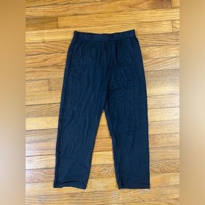 $9 SALE Comfortable Black cropped stretch pants with elastic waist